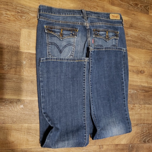 Levi's - Picture 3 of 3